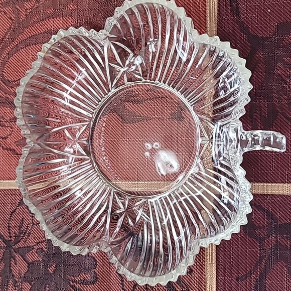 Federal Glass, 6 in Clover Leaf - Picture 1 of 3